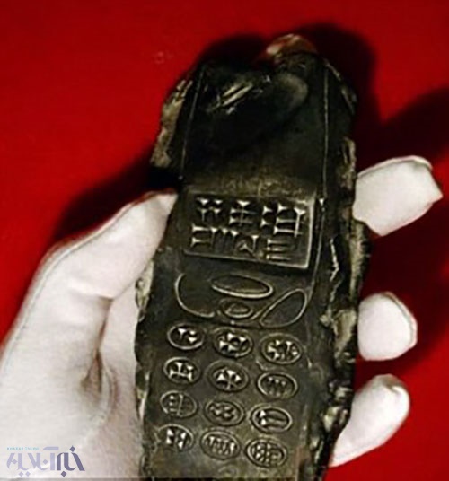 این موبایل را ۸۰۰ سال قبل موجودات فضایی در زمین جاگذاشته‌اند؟